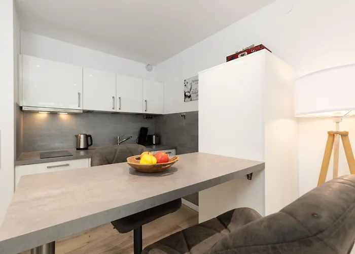 Marina Leuchtturmblick *